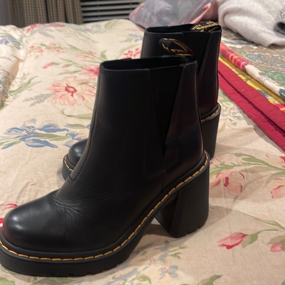 Perfect condition worn once brand new doc martens purchased in London!